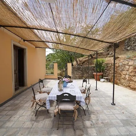Perfect Getaway With Excellent Amenities Sarzana